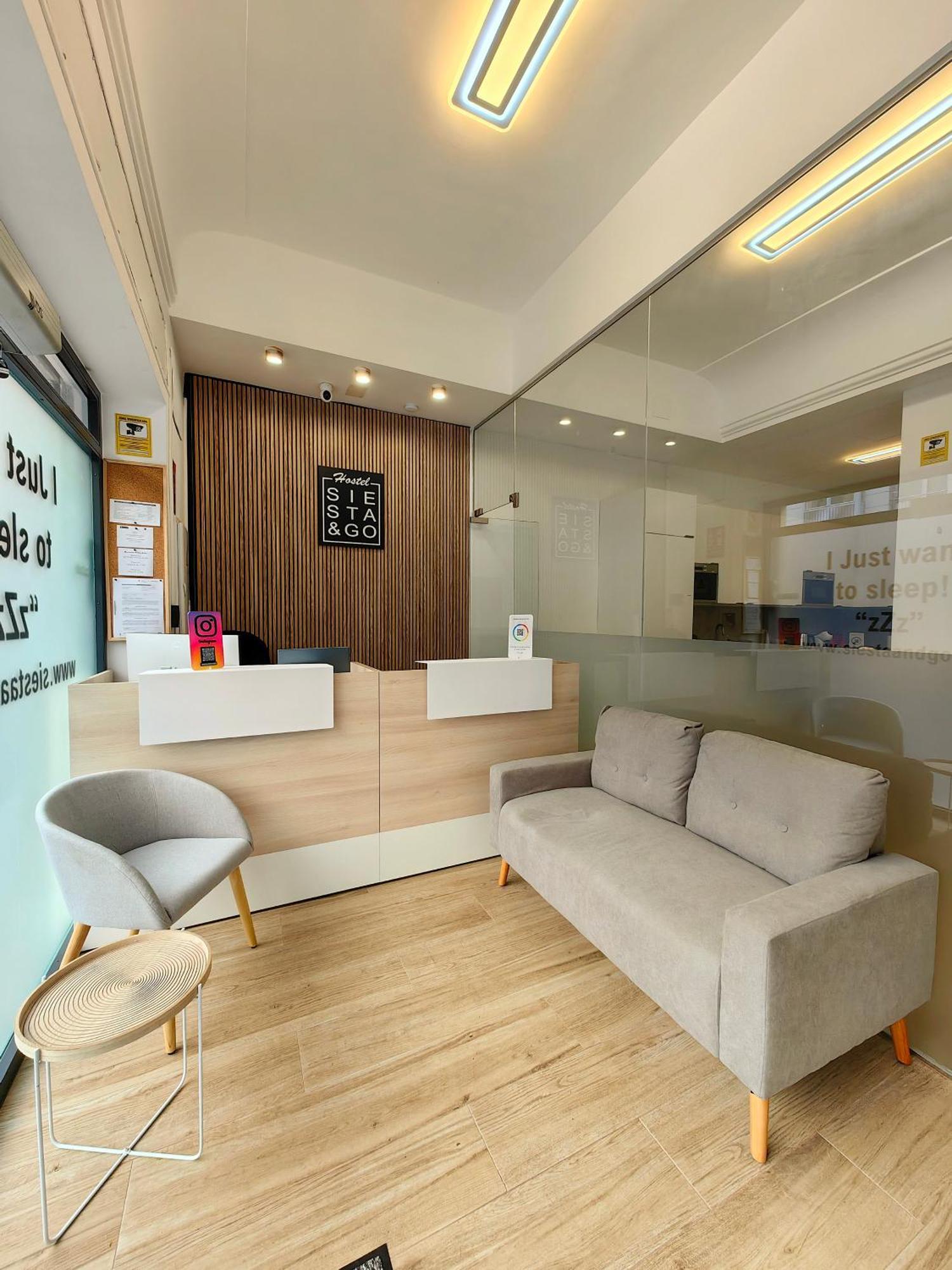 Hostel Siesta & Go Madrid Ngoại thất bức ảnh