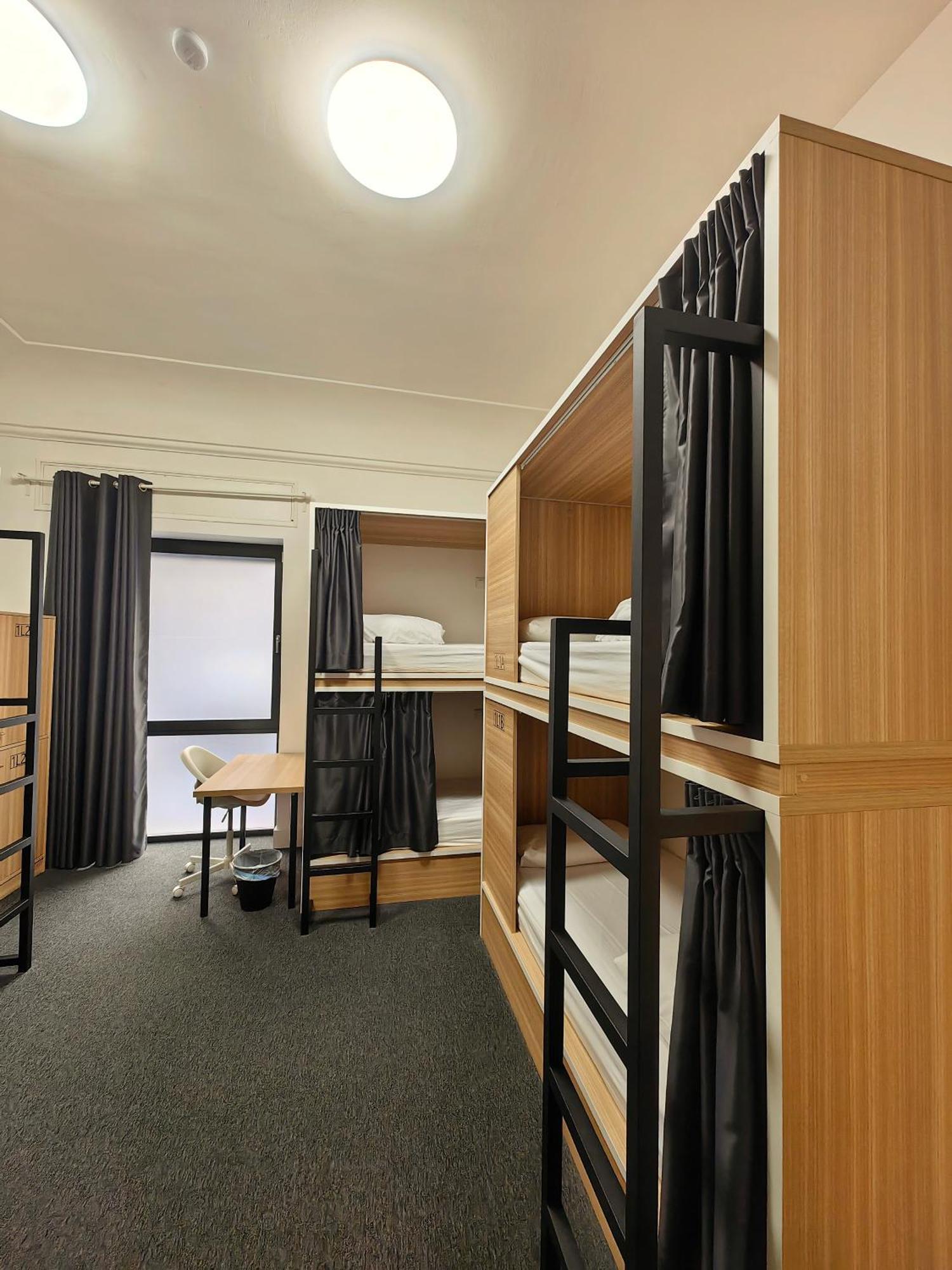 Hostel Siesta & Go Madrid Ngoại thất bức ảnh