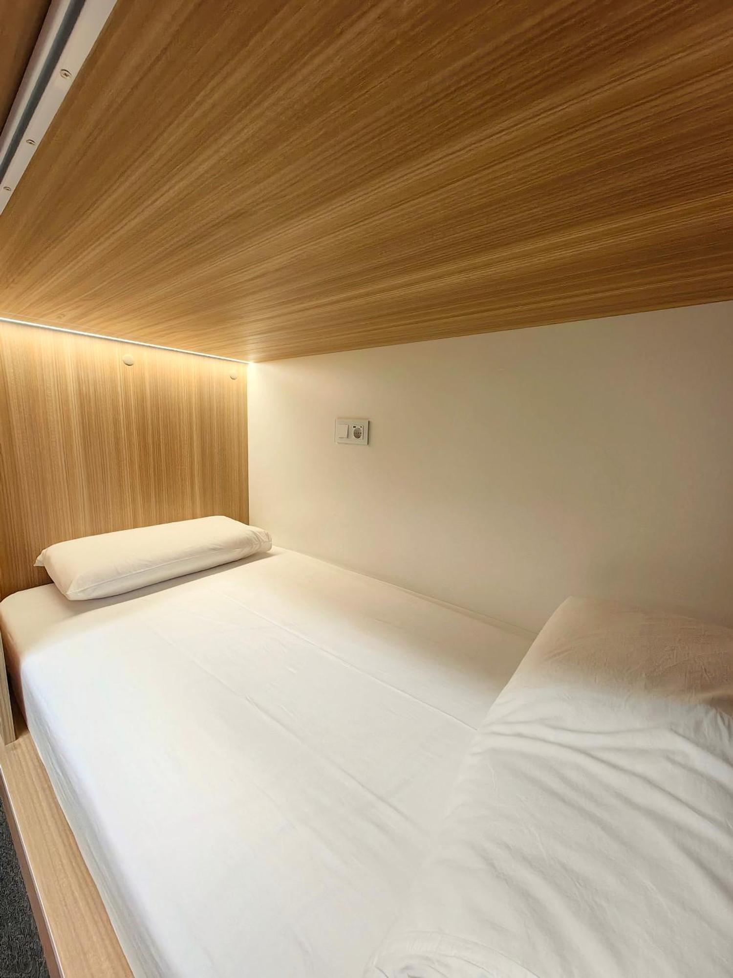 Hostel Siesta & Go Madrid Ngoại thất bức ảnh
