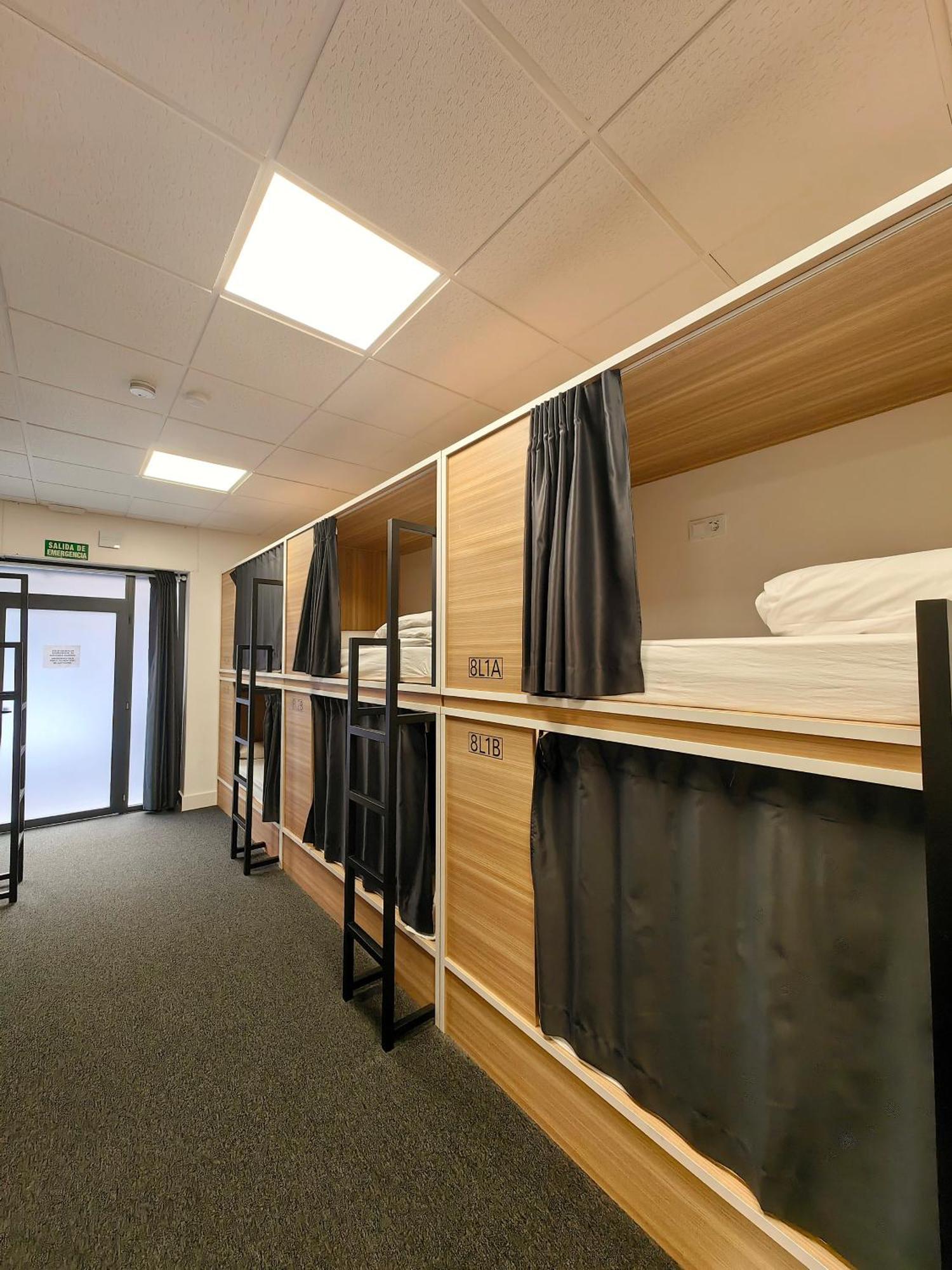 Hostel Siesta & Go Madrid Ngoại thất bức ảnh